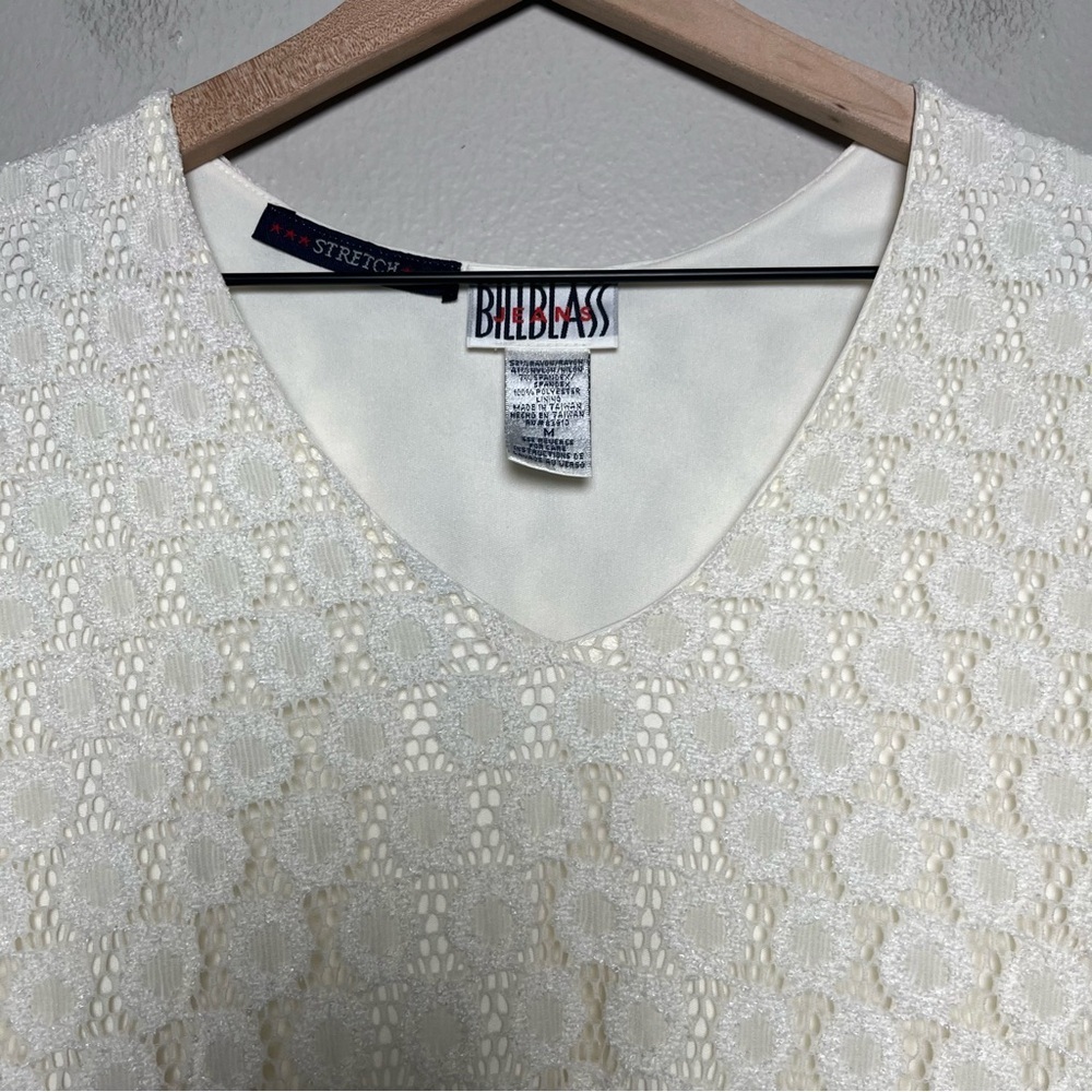Bill Blass Womens Rayon Nylon Blouse M White Lace V-Neck Long Bell Sleeve‎ Top - Picture 6 of 10